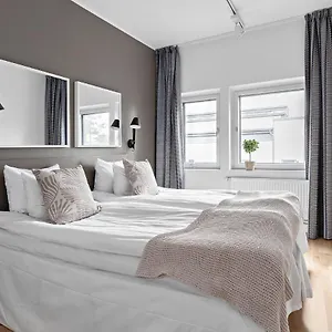 Hotell Forenom Kista ***